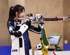 九游体育APP-射击锦标赛焦点战：云贵迅豹队淘汰对手蓬莱巨龙队，外线火力全开。临场应变见真章